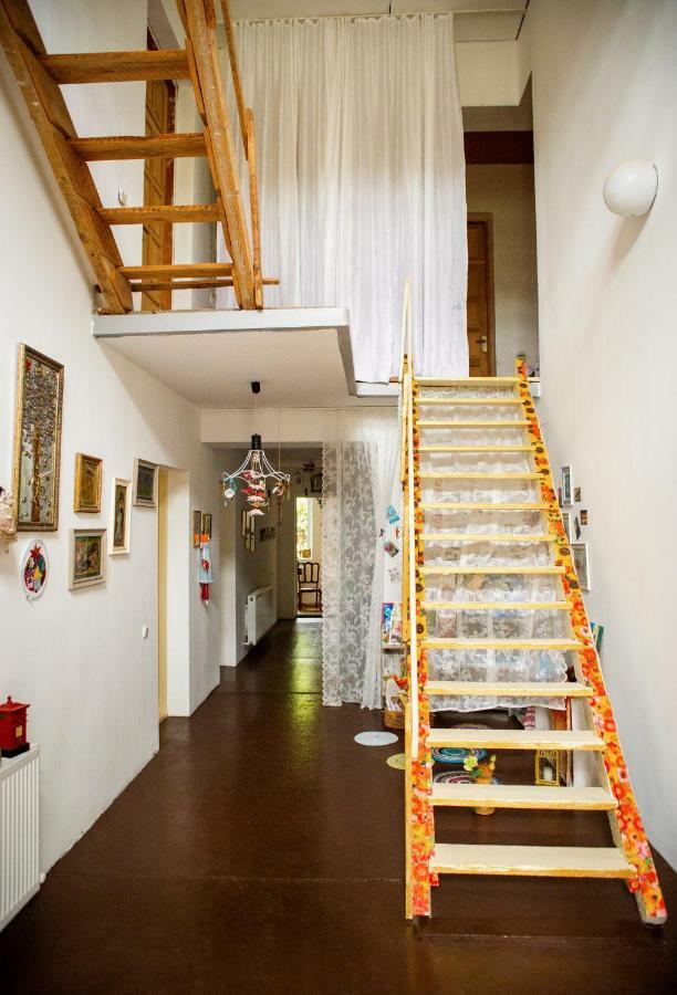 Art House Kutateli Hotel Tskaltubo Buitenkant foto